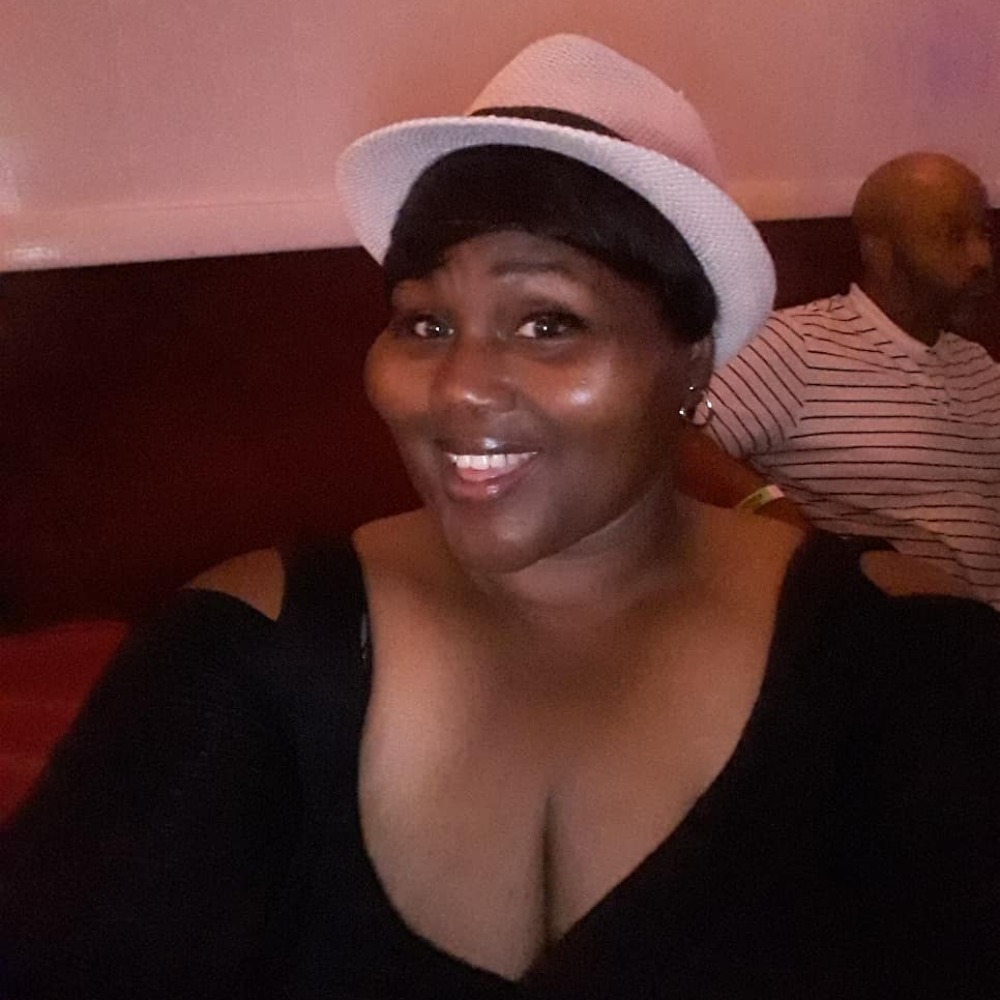 Meet your Posher, Deandra